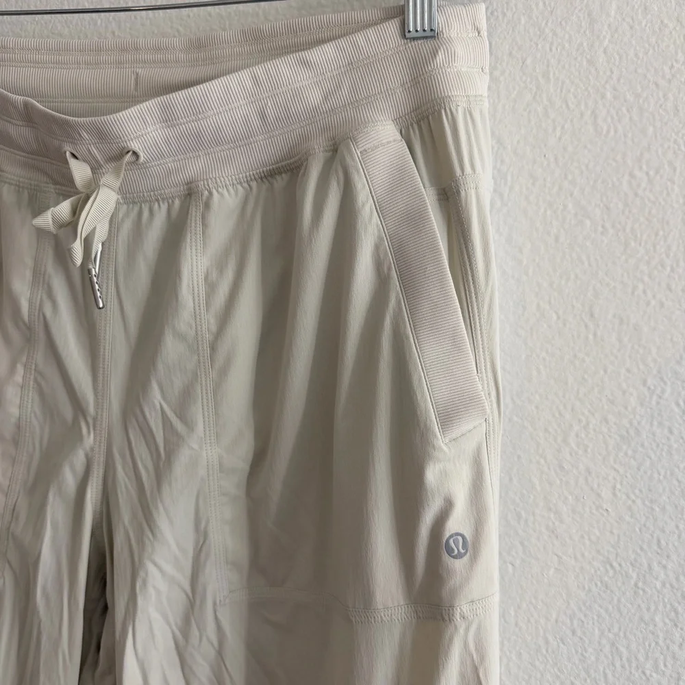 Lululemon Women’s Dance Studio Relaxed Fit Mid Rise Cargo Pant Untagged Size 12 - Picture 4 of 6